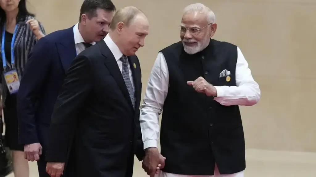 Al vertice della Organizzazione per la cooperazione di Shanghai il premier indiano Narendra Modi ha incontrato il presidente russo Vladimir Putin