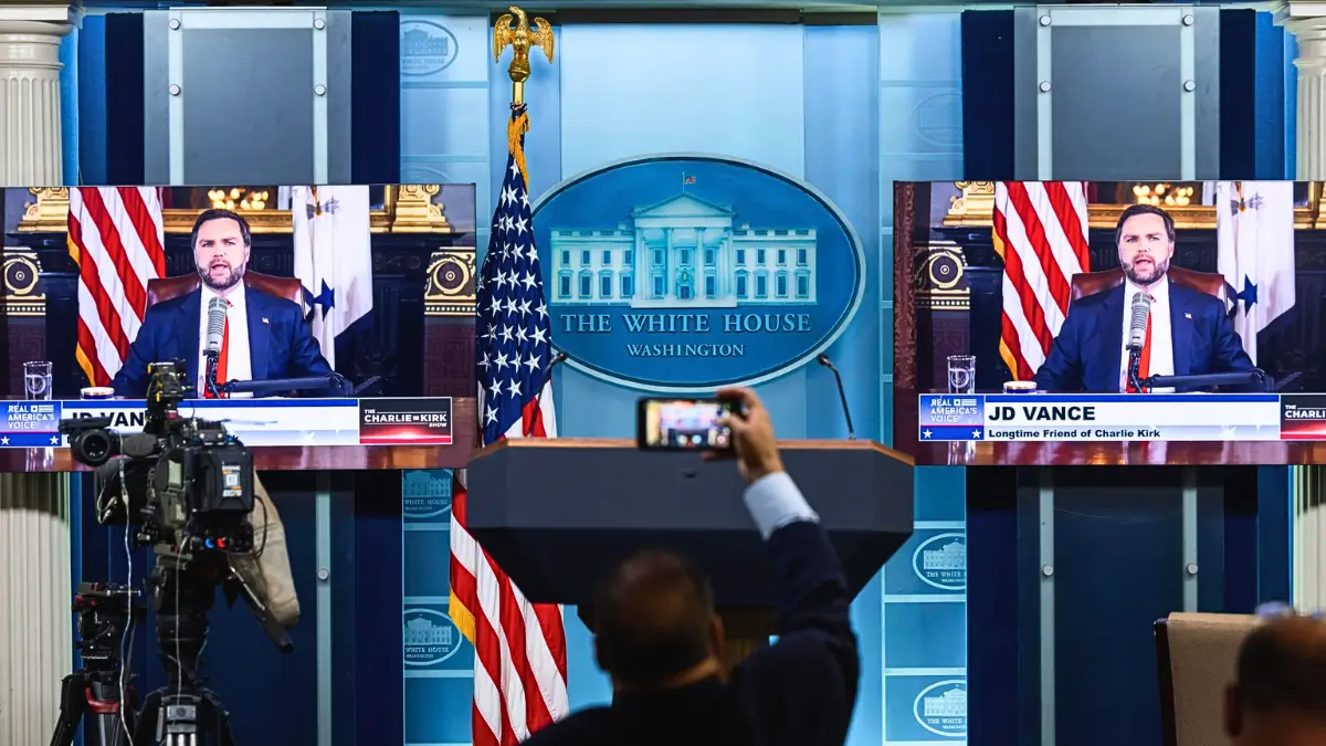 Il vicepresidente americano J.D. Vance Charlie conduce l'ultima puntata del 