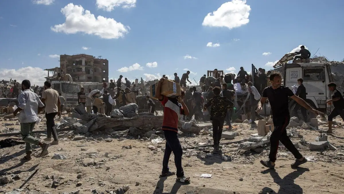 Khan Yunis, Striscia di Gaza, 12 ottobre 2025 (Ansa)