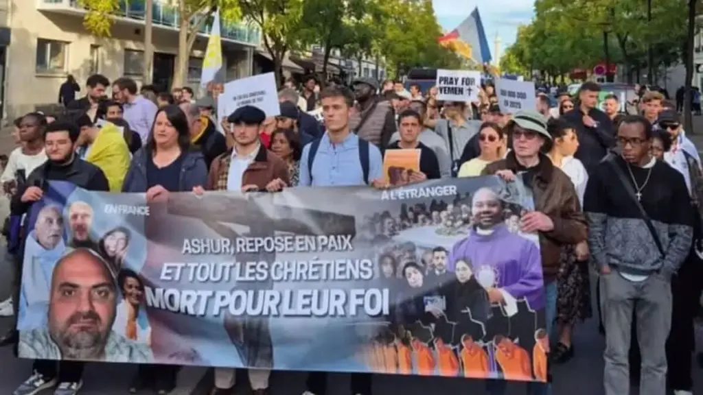 Manifestazione a Parigi per protestare contro l'assassinio di Sarnaya