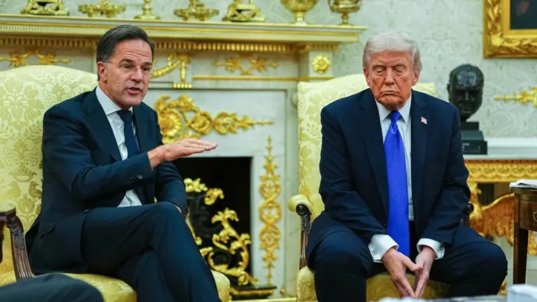 Il segretario generale della Nato Mark Rutte ospite di Donald Trump alla Casa Bianca il 22 ottobre scorso (foto Ansa)