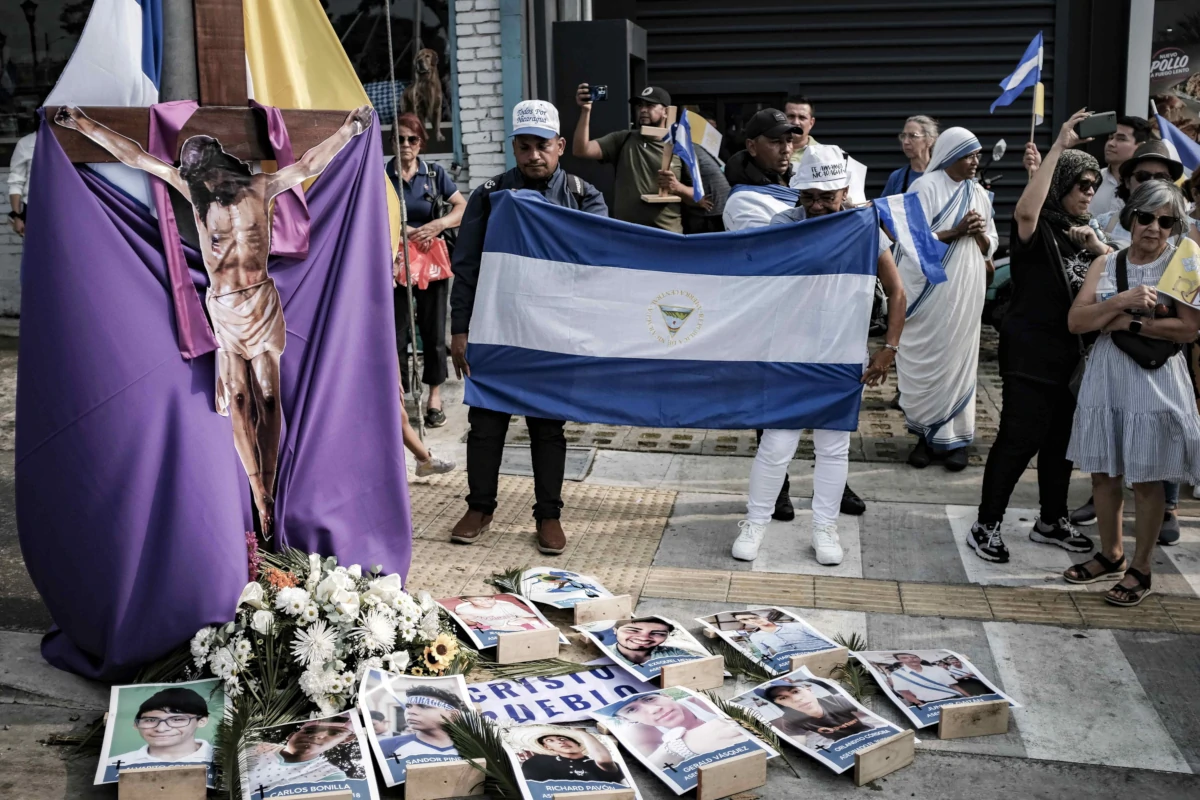 Via Crucis per i cristiani perseguitati dal regime sandinista in Nicaragua, San José, Costa Rica, 23 marzo 2024 (foto Ansa)