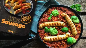 La sinistra di genitore 1 e 2 frigna per la salsiccia di tofu
