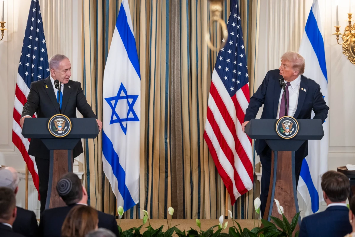 La conferenza stampa congiunta con il primo ministro israeliano Benjamin Netanyahu alla Casa Bianca durante la quale Donald Trump ha presentato il suo piano di pace per Gaza, 29 settembre 2025 (foto Ansa)
