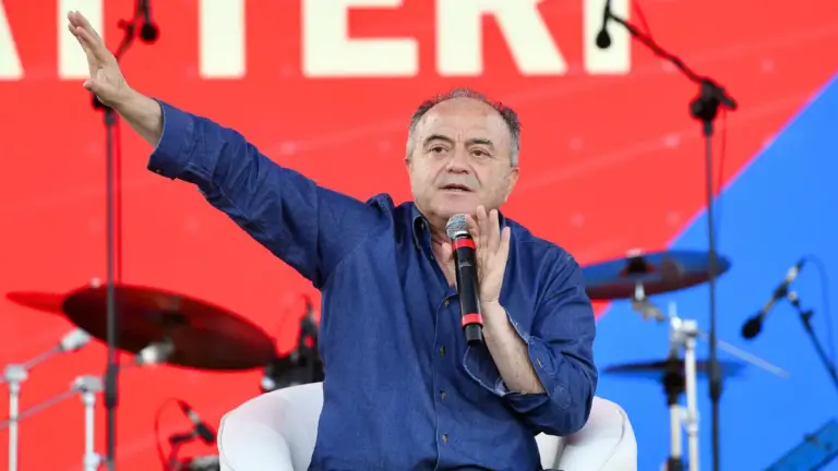Il procuratore della Repubblica presso il Tribunale di Napoli Nicola Gratteri sula palco della Festa de Il Fatto Quotidiano al Circo Massimo, Roma, 13 settembre 2025