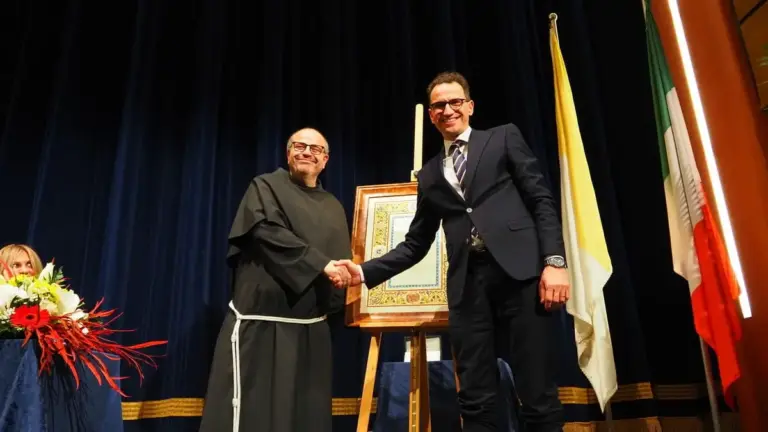 Padre Benanti e la sfida dell’Ai: «Torniamo a essere umani»