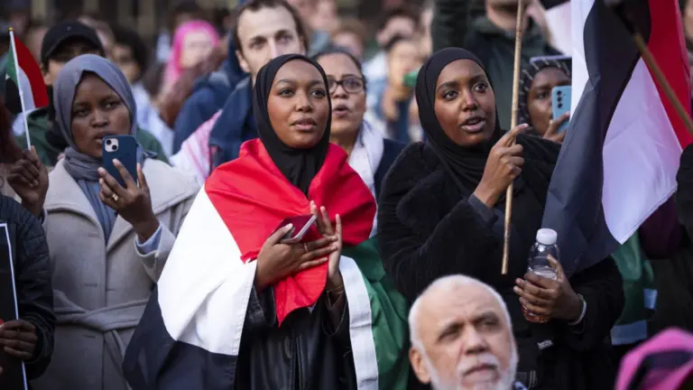 Dimostrazione contro la guerra in Sudan a Utrecht, Olanda, 9 novembre 2025 (foto Ansa)