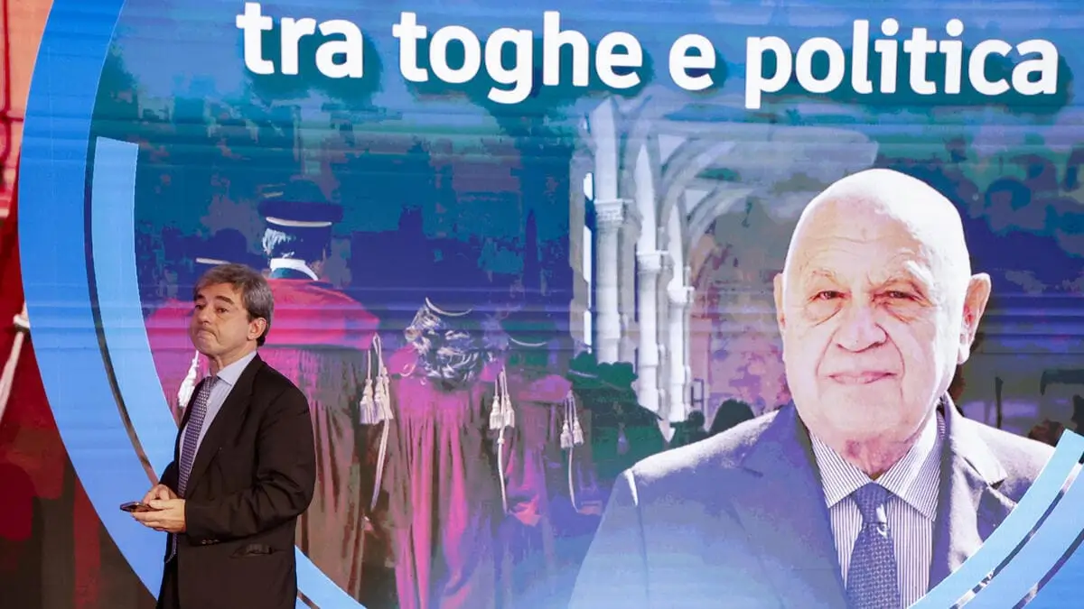 Il presidente dell'Associazione nazionale Magistrati (Anm), Cesare Parodi, con dietro una foto del ministro della Giustizia Carlo Nordio durante la trasmissione televisiva Porta a Porta in onda su Rai Uno, Roma 20 novembre 2025