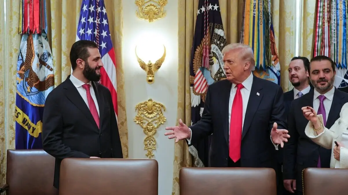 Il presidente della Siria, Ahmed al-Sharaa, ha incontrato Donald Trump alla Casa Bianca