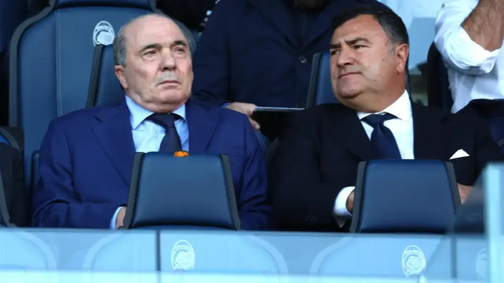 Il presidente della Fiorentina, Rocco Commisso, con l'allora direttore generale Joe Barone in tribuna al Franchi, il 2 ottobre 2022