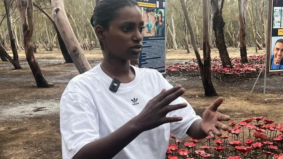 Mazal Tazazo, israeliana di origini etiopi, racconta come è sopravvissuta alla strage del 7 ottobre da parte di Hamas al Nova Festival