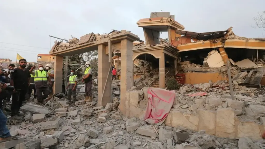 Una casa distrutta da Israele in un bombardamento a Tayr Debba, nel sud del Libano
