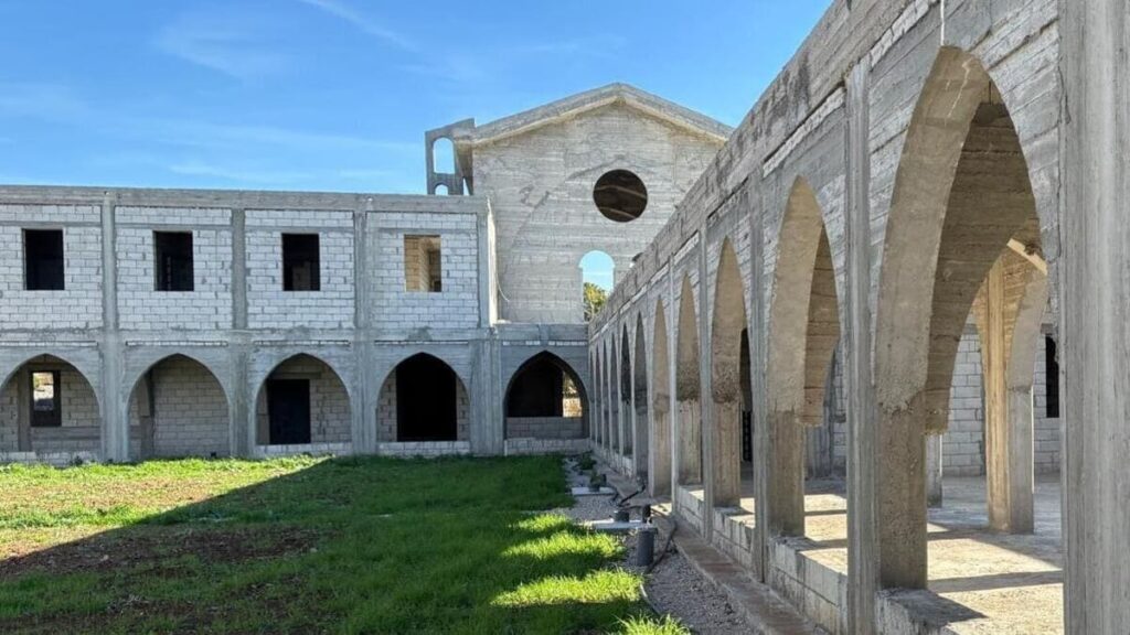 Il monastero di Azer in costruzione in Siria