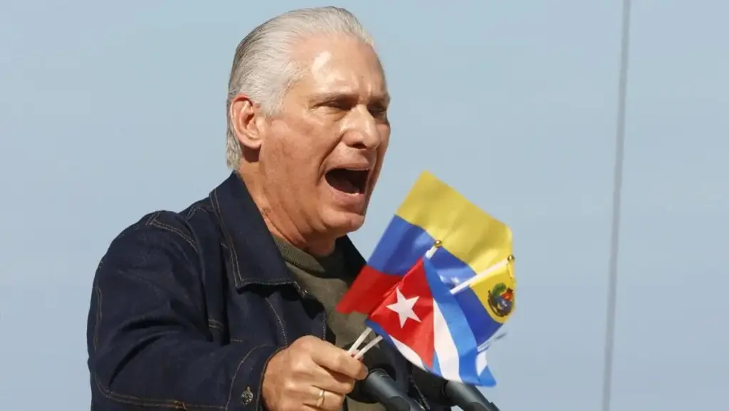 Il presidente di Cuba, Miguel Diaz-Canel durante una manifestazione a sostegno di Nicolas Maduro