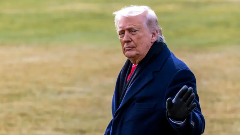Qualcuno spieghi a Trump quanti danni rischia di fare la politica dell’arroganza