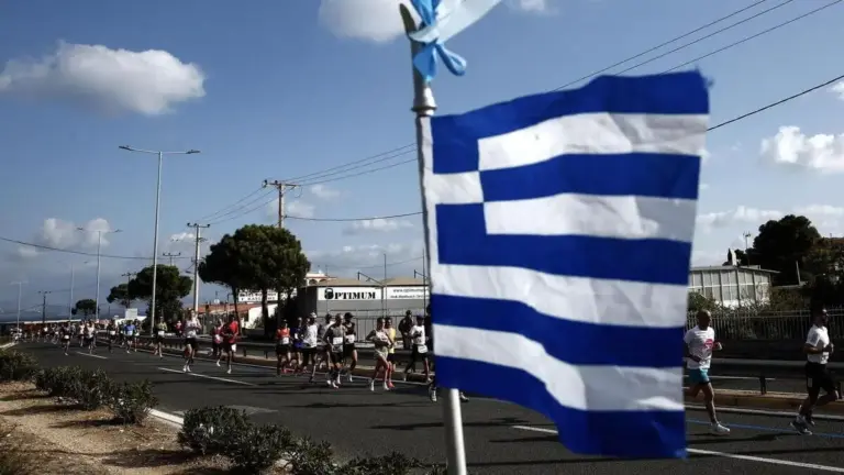 Atene è più l’erede di Bisanzio che di Platone ed Euripide