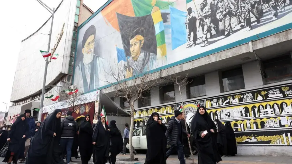 Manifestazione a favore del regime degli ayatollah a Teheran, in Iran
