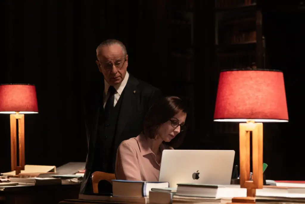 Fotogramma del film “La grazia†di Paolo Sorrentino con Toni Servillo e Anna Ferzetti