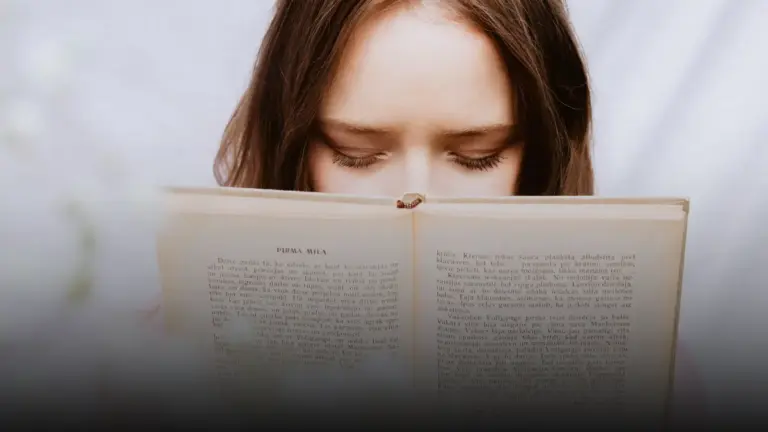 Tua figlia legge i romance? Tra dopamina e stantuffi è la fine dell’imprevisto