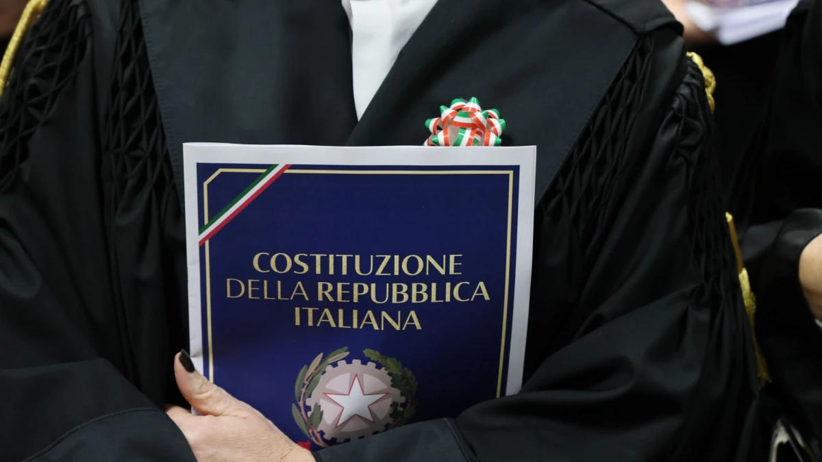 Magistrati in protesta a Brescia contro la separazione delle carriere tra giudici e pm in occasione dell’inaugurazione dell’anno giudiziario, 25 gennaio 2025 (foto Ansa)
