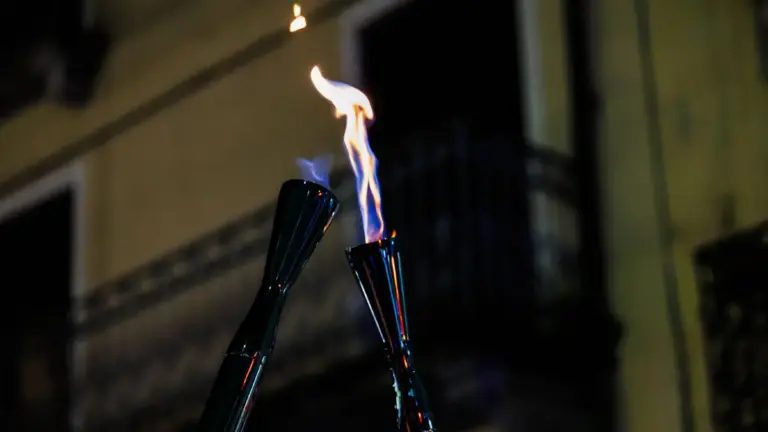Il “falso storico” della torcia olimpica: fu inventata dai nazisti, non nell’Antica Grecia