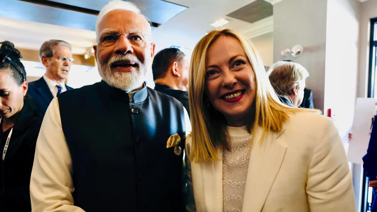 Il primo ministro dell'India, Narendra Modi, e il presidente del Consiglio italiano, Giorgia Meloni, durante il G7 in Canada nel giugno 2025