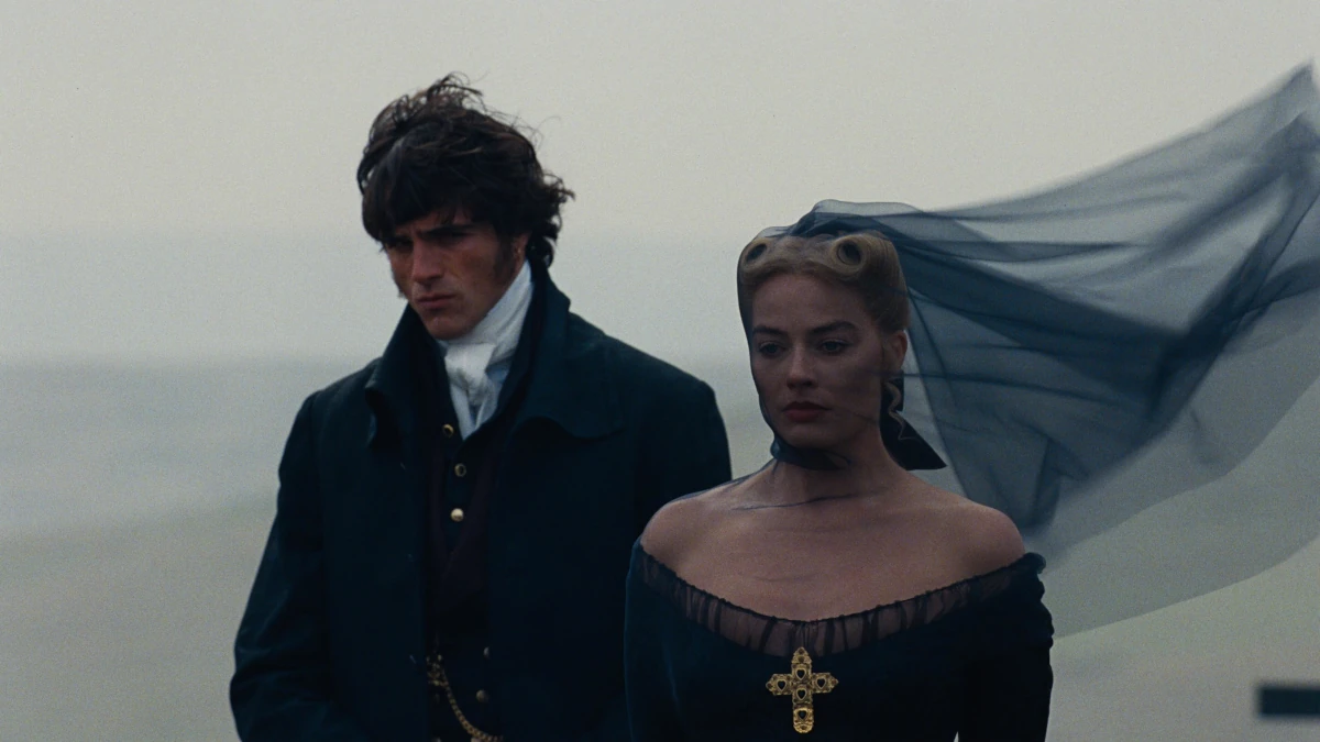 Fotogramma del film “Cime tempestose” di Emerald Fennell con Margot Robbie