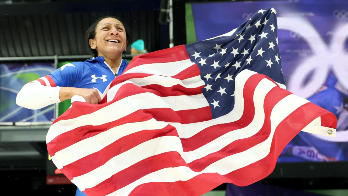 Elana Meyers-Taylor, oro al monobob, la donna più “anziana” a trionfare in una disciplina individuale nella storia dei Giochi invernali, Cortina d’Ampezzo, 16 febbraio 2026 (foto Ansa)