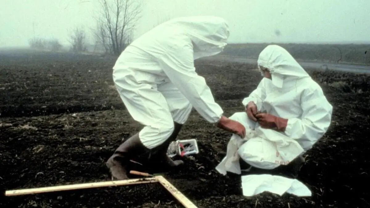 Fuoriuscita di diossina dalla fabbrica Icmesa di Seveso il 10 luglio 1976 (foto Ansa)