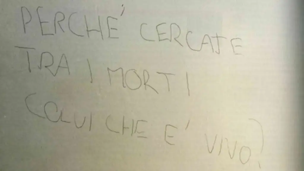 "Perché cercate tra i morti colui che è vivo?", la frase scritta da Marco Gallo sul muro della sua camera la sera prima dell'incidente mortale