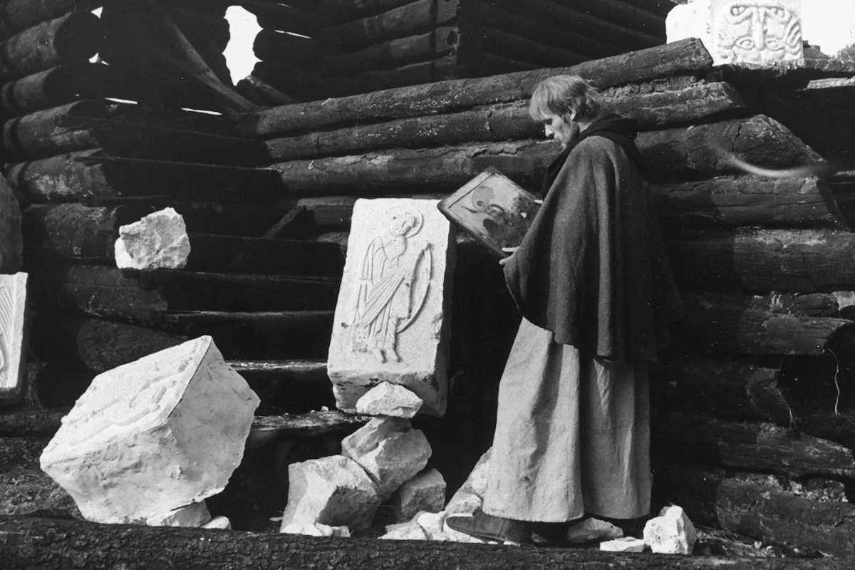 Una immagine tratta dal film “Andrej Rublëv” di Andrej Tarkovskij (1966)