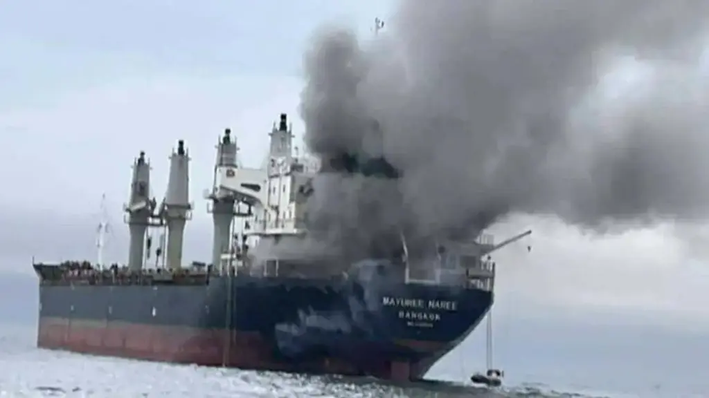 L'Iran ha colpito con un missile la nave battente bandiera thailandese Mayuree Naree nello Stretto di Hormuz