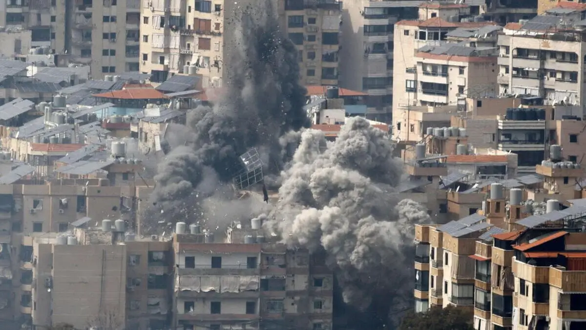 Raid israeliani sul quartiere di Dahieh, roccaforte di Hezbollah alla periferia sud di Beirut