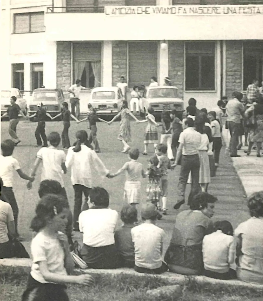 Giochi alla colonia estiva di Casargo (Lc) gestita dall’Udac, luglio 1977 (archivio privato Simone Meroni, foto da “Seveso 1976. Oltre la diossina”, Itaca)