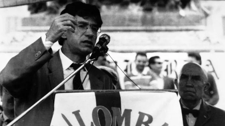 In morte di Umberto Bossi, apostolo del federalismo e suo demolitore