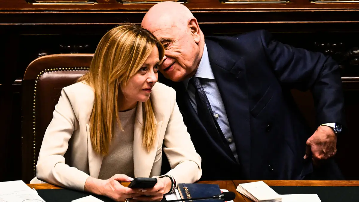 Il presidente del Consiglio, Giorgia Meloni, in Aula con il ministro della Giustizia, Carlo Nordio