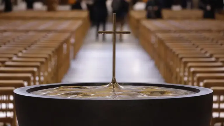 Ai neo catecumeni francesi interessa molto il battesimo, poco la Chiesa