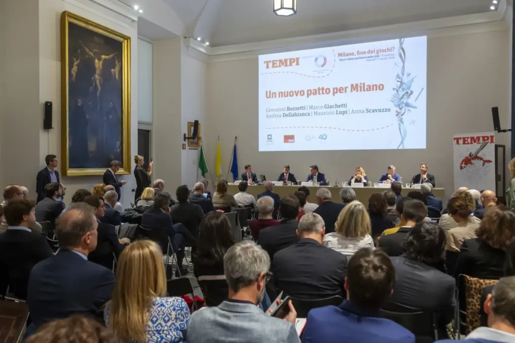 Un momento del convegno “Milano, fine dei giochi?” organizzato da Tempi e Ccl alla Veneranda Biblioteca Ambrosiana, 17 aprile 2026 (foto Marco De Ponti / Tempi)