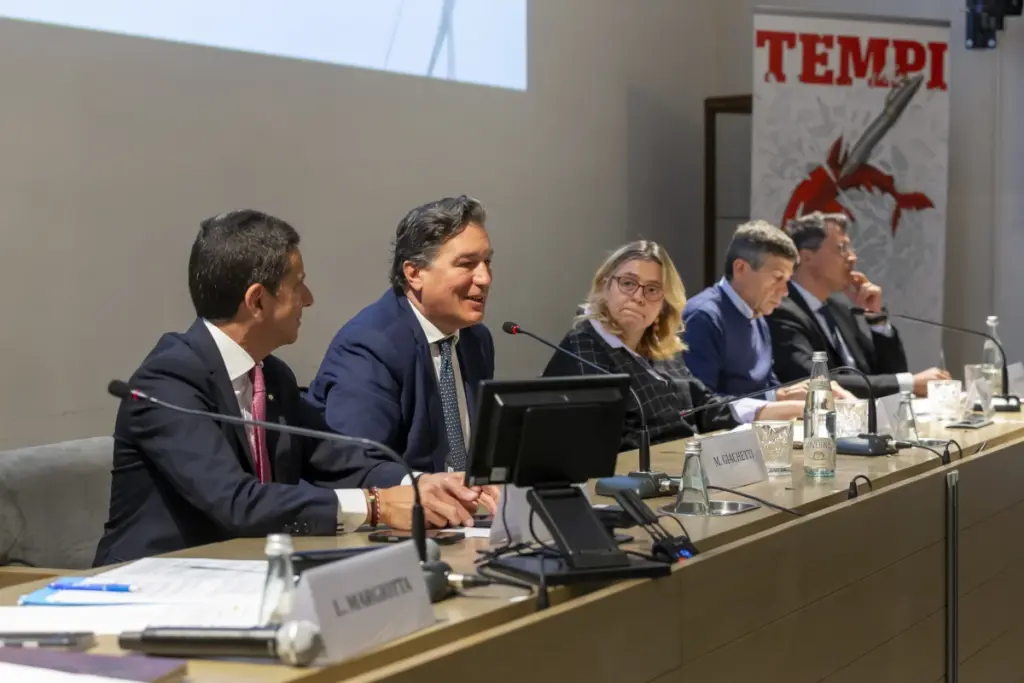 Alcuni dei relatori del convegno di Tempi e Ccl “Milano, fine dei giochi?”: da sinistra, Giovanni Bozzetti, Marco Giachetti, Anna Scavuzzo, Maurizio Lupi, Andrea Dellabianca, 17 aprile 2026 (foto Marco De Ponti / Tempi)