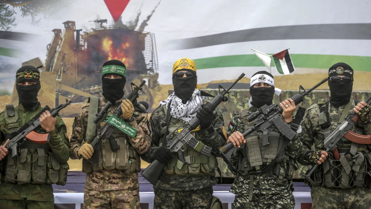 Miliziani della brigata Al-Qassam di Hamas, Striscia di Gaza, dicembre 2025 (foto Ansa)