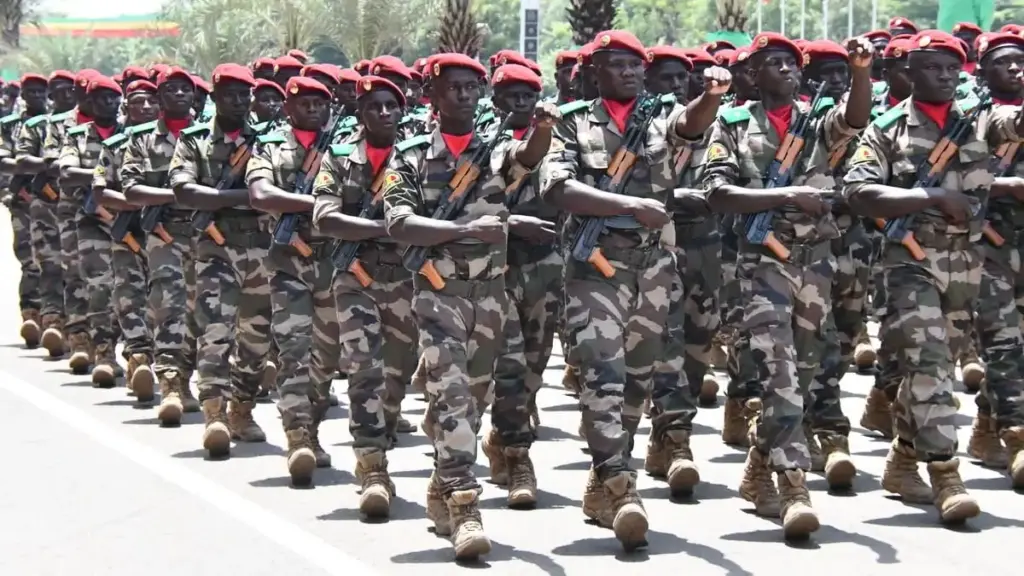 Una parata militare dell'esercito del Mali