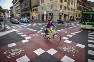 La guerra ingiusta di Milano all’automobile