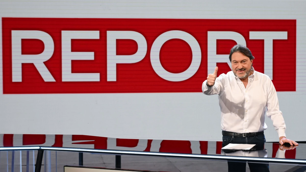 Sigfrido Ranucci nello studio di “Report” (foto Ansa)