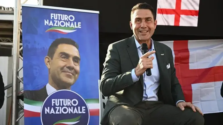 Il generale Roberto Vannacci durante la sua tappa genovese per un incontro con i genovesi simpatizzanti di Futuro Nazionale. Genova, 8 maggio 2026