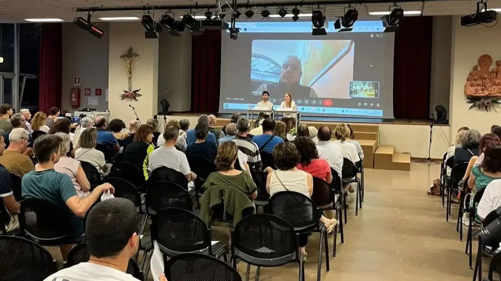 Un momento della presentazione della mostra su Carlo Acutis a San Donato Milanese