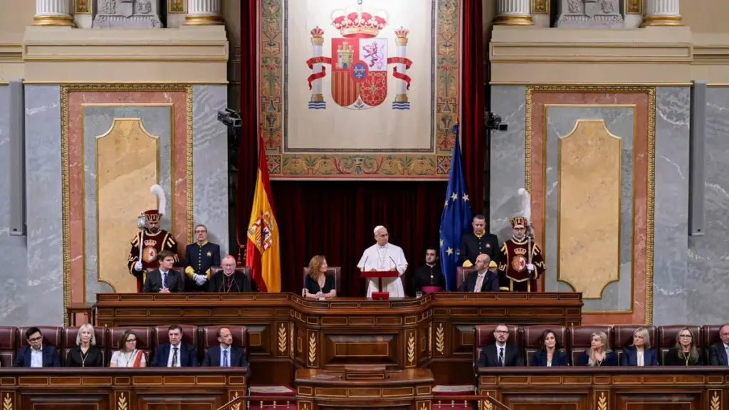 Papa Leone XIV durante il suo discorso alle Cortes Generales a Madrid