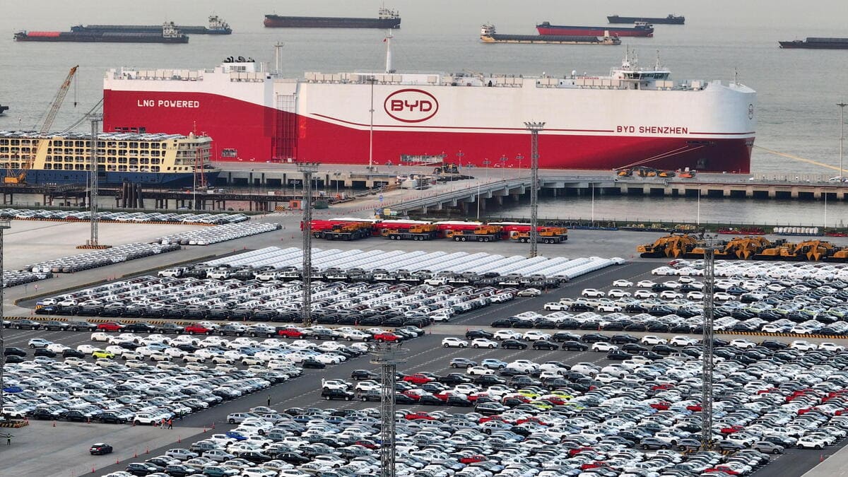 Una nave del marchio cinese di auto elettriche Byd salpa per il Brasile con 7.000 mezzi nel 2025