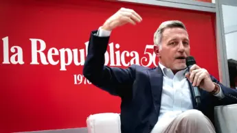 Adesso l’Italia è una “democrazia illiberale”, come no
