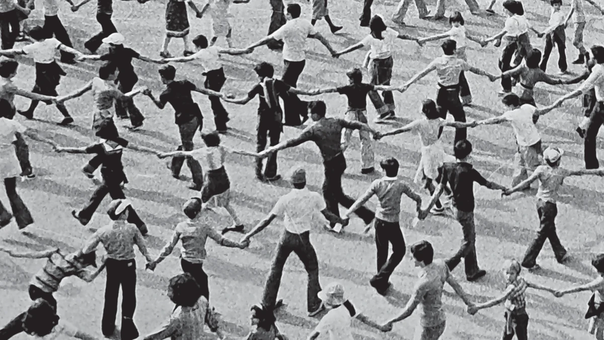 Seveso, 22 settembre 1976: la Festa dei ragazzi nel cortile del seminario al termine delle attivit&agrave; estive organizzate dall&rsquo;Udac