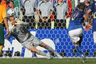 Il sofferto 1-0 all’Australia nel 2006 e la partita impossibile del nostro calcio oggi